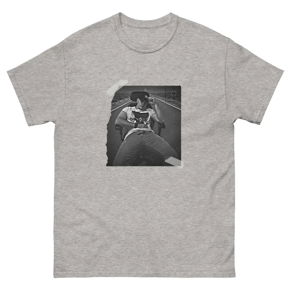 Men's heavyweight tee.